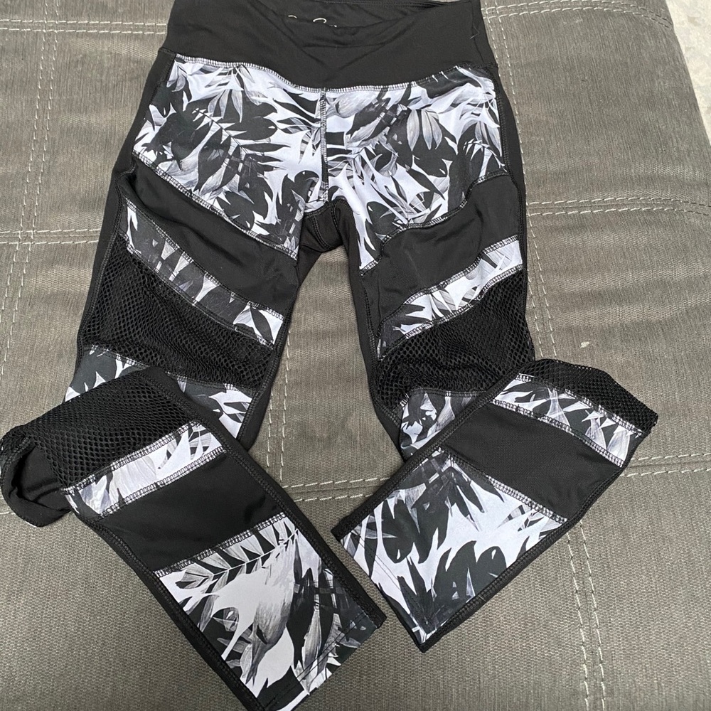 Jessica Simpson leggings